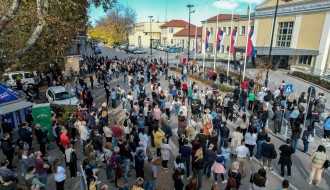 Komemoracija stradalima u padu nadstrešnice na železničkoj stanici u Novom Sadu
