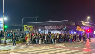 Protest 15. oktobar - blokada autobuske stanice i raskrsnice kod Nove opštine