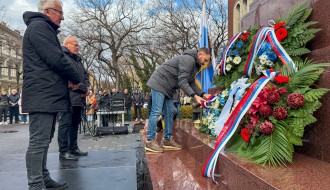Polaganje venaca na Spomenik kralju Petru Prvom Karađorđeviću