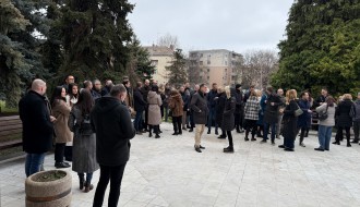 Skup podrške javnom  tužiocu zbog paljenja automobila