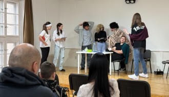 Javno izvođenje scena Inkluzivnog omladinskog Forum teatra