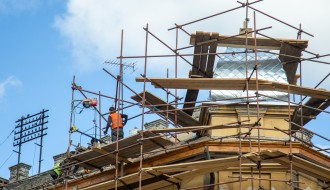 Rekonstrukcija krova na zgradi u Age Mamužića 13