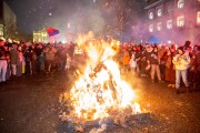 Obeležavanje Badnjeg dana - paljenje badnjaka na Trgu